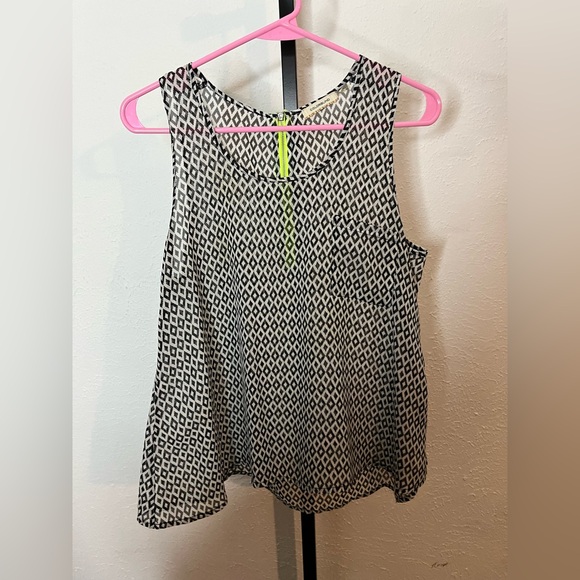 colorblind Tops - Colorblind Black & White Print Yellow Zip Size Large